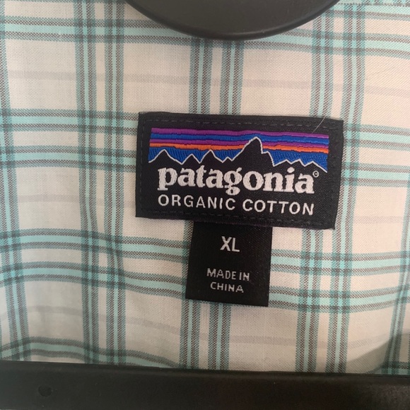 Patagonia Men’s Checkered Short Sleeve Button Down - Picture 4 of 5